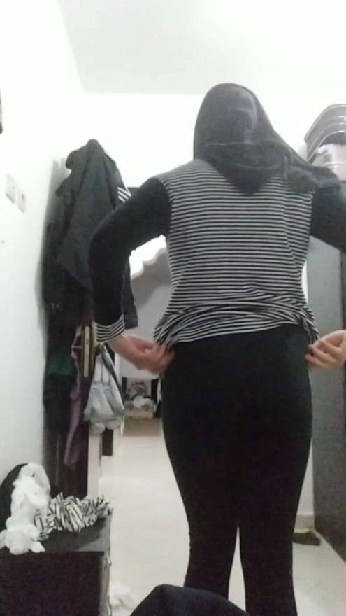 I want to make you sweat by watching my white body