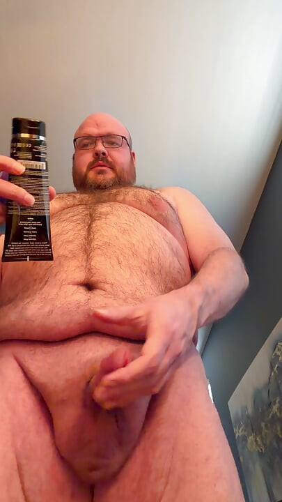 Oso sexy masturbándose
