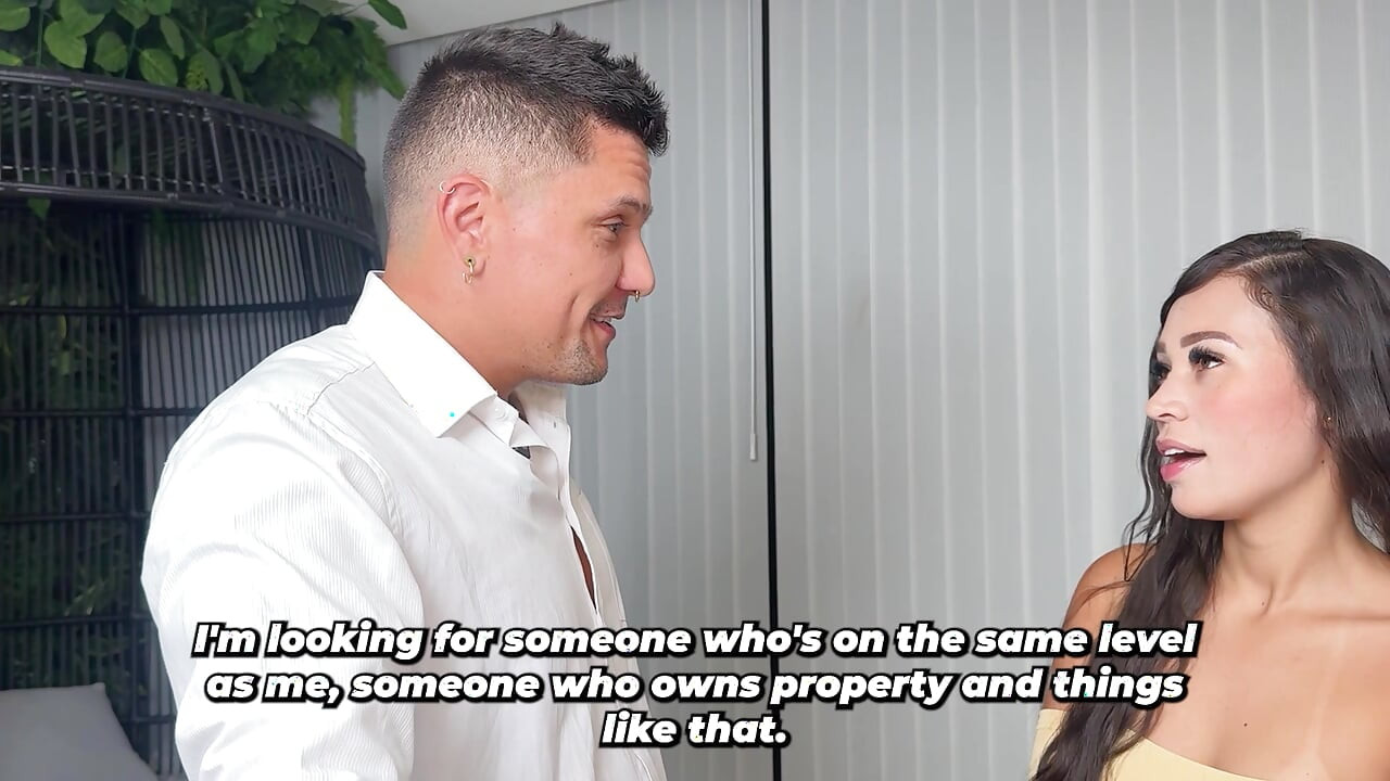 Real estate agent knows how to make his client happy with his services - he fucks the big-bootied brunette!