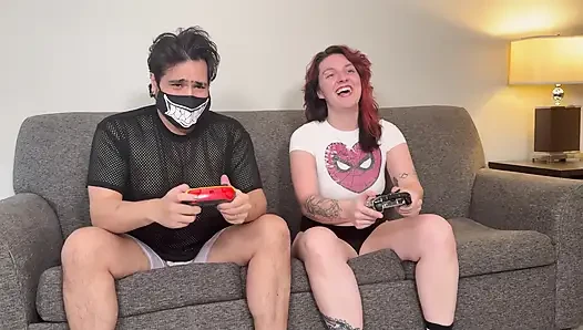Kızıl saçlı ezici gamer kaybeden