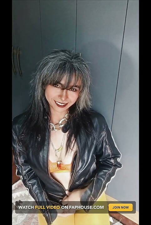 From My Pussy to Your Lips - Wet Cigarette Fetish I'm Leather