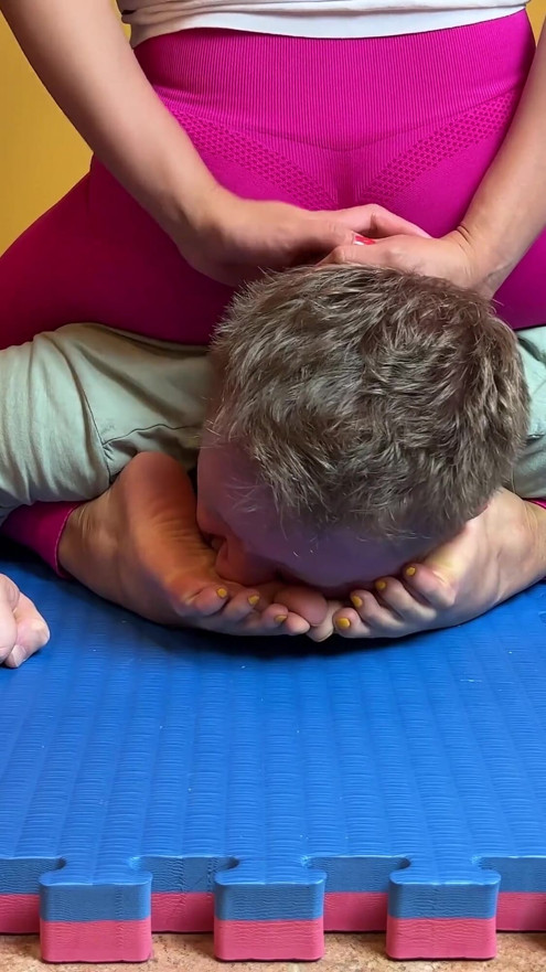 Foot Wrestling Domination Barefoot Humiliation