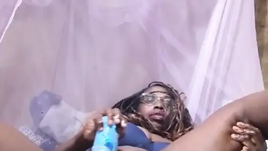 Sexy stiefmutter fickt, wenn ihr stiefsohn nicht zu hause ist.