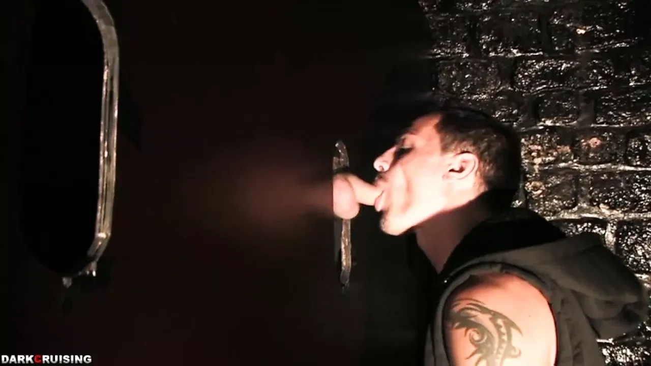Darkcruising.com – Hard sex in the backroom
