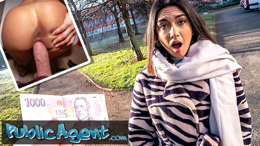 Public agent - bella studentessa di biologia viene su un cazzo sconosciuto