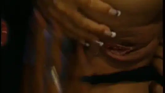 Si cewek imut rambut cokelat lagi asik nyepong dan ngentot kontol besar pria kulit hitam sampai mulutnya dicrot sperma hangat