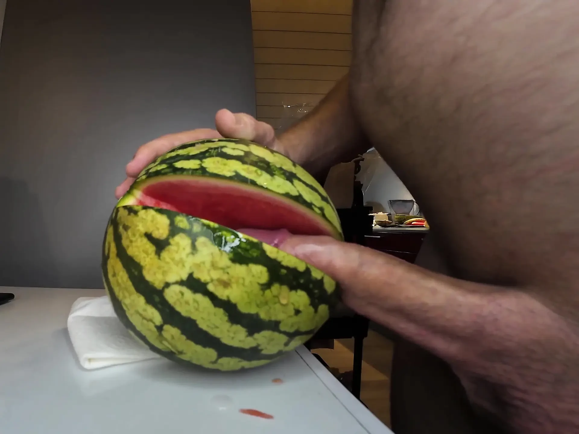 我和素食主义者撸箫的方式. 操一个西瓜
