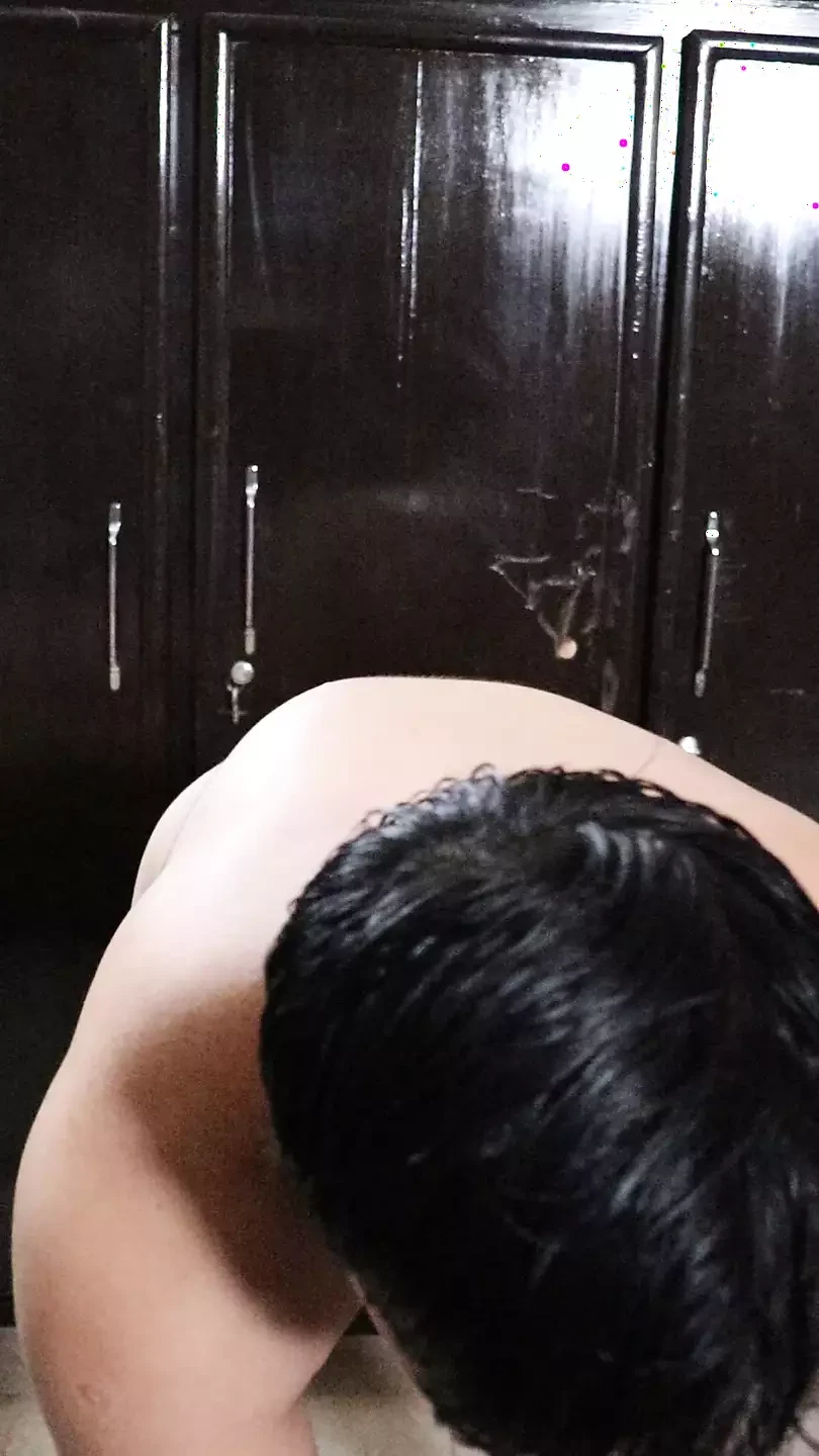 Shararti desi nagn gol-mtol pakistani larke ko seksi ht gand aur gand ka chhed dikhana pasnd hai