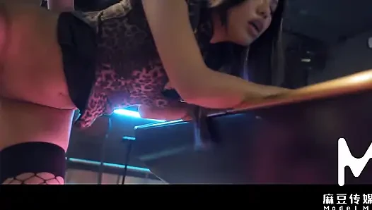 ModelMedia Asia - Horny women eagerly straddle men to milk them for semen