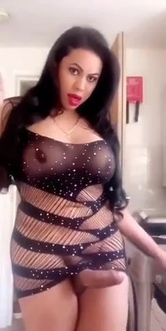 Sexy Latina Babe