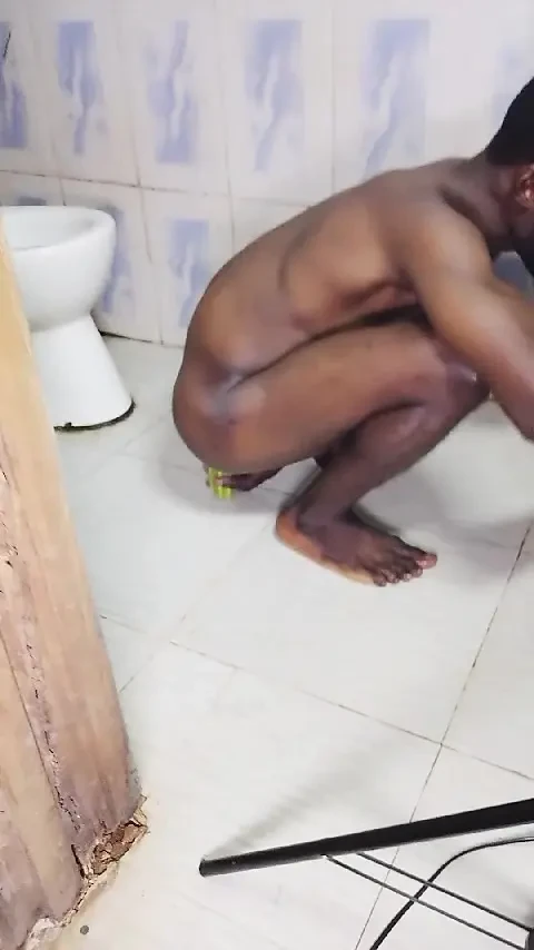 Le fisting anal le plus dément sur Internet avec un gros concombre