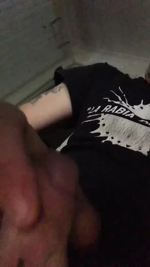 A handjob with a greasy and creamy squirt...