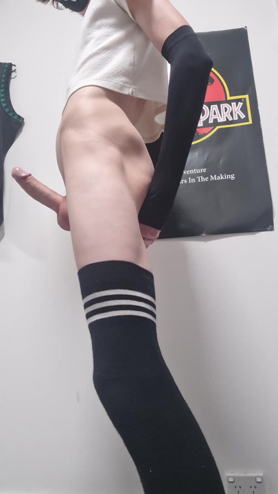 Femboy cums after shoving dildo in as far as it can go