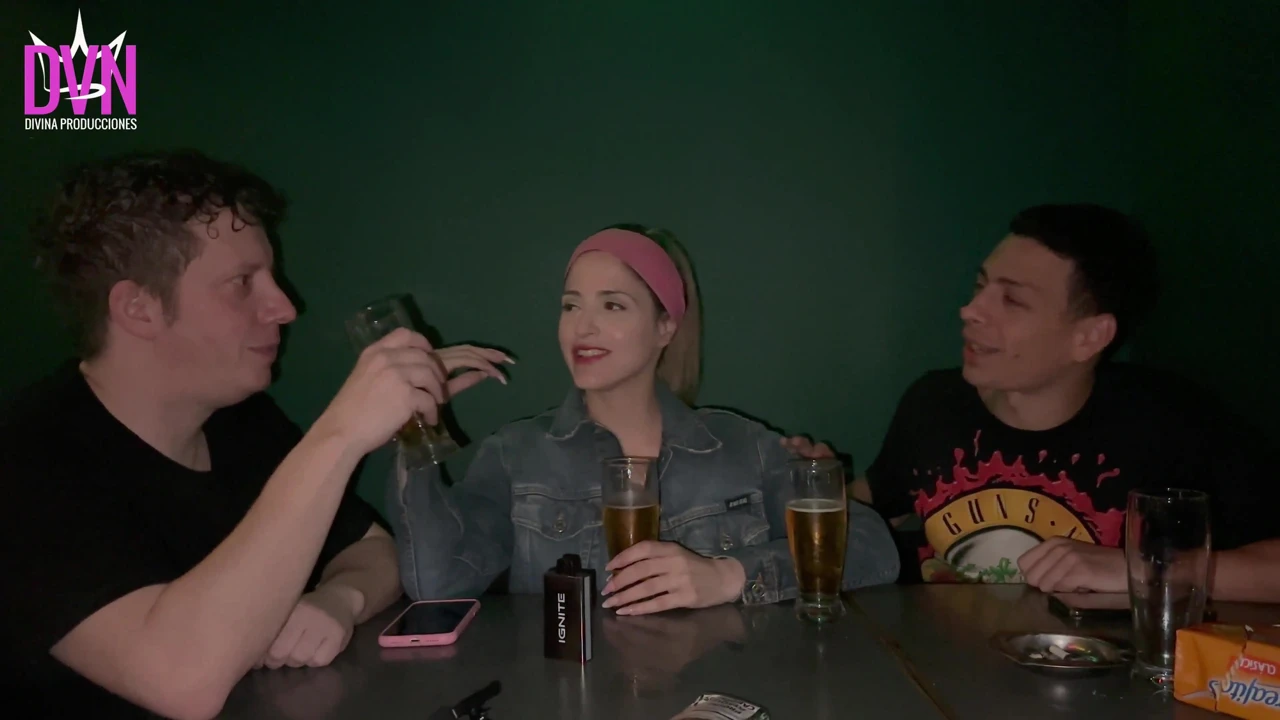 DOUBLE PENETRATION to Rocker girl at the exit of the BAR