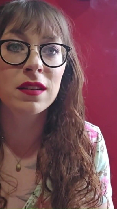 Would I date a non-smoker, and other smoking fetish questions answered | Clip 2