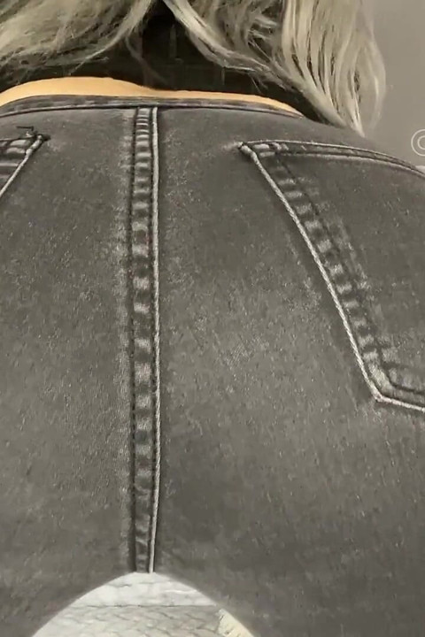 Rohadt fingás farmerben