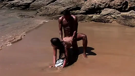 Fuck my latin pussy on beach