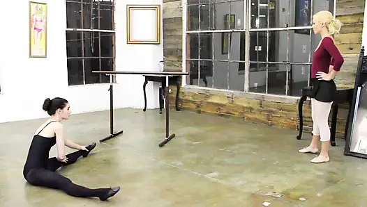 Tarian, tarian, tarian... Ngentot dan ngentot!!