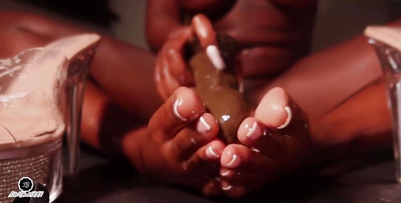 Lolla Black XXX Ebony Toes and Soles