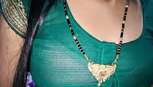 Indian hot bhabhi sucking dick in green