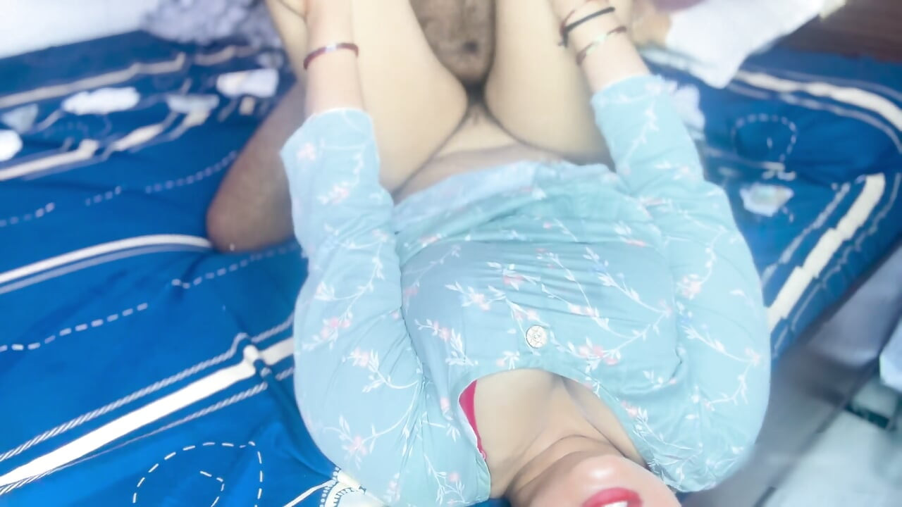 Delivery Boy Asked For Cash. Madam Paid Him With Her Wet Pussy.