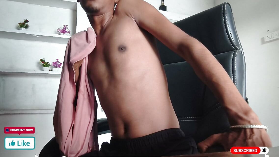 Je séduis mon ami hétéro, il me baise brutalement sans capote et éjacule dans mon cul, creampie, anglais viral