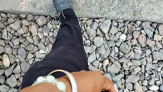 Railway station se rail gujarti Hui aate hue aur sex karte hue dekh liya