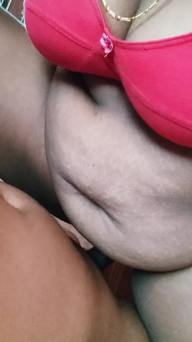 Southindian Mallu Busty Cheating Aunty enjoyed with BF