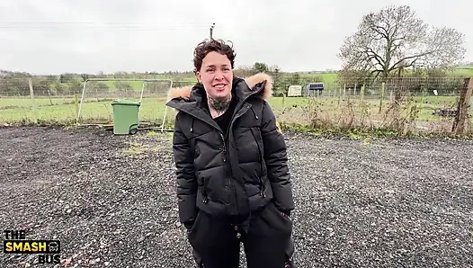 Ateşli evli kadın takma yarak ve sikiş alma