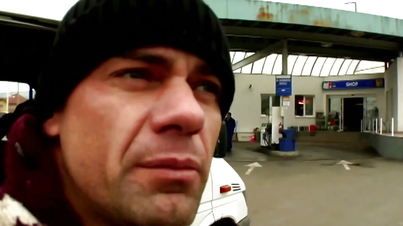 Madi, Nik Lang, Tizer#1, 16 min - Evropska jeba - komedija napolju u selu na parkingu za auto-delove