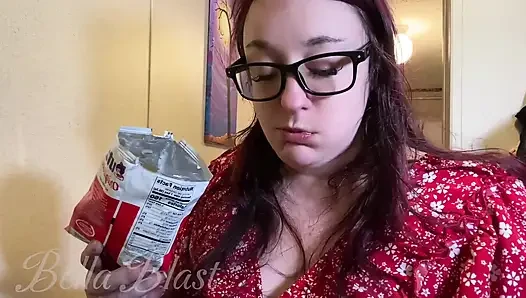 Close up - ngintip cewek ini lagi asik ngintip cewek ini lagi asik memeknya sampai orgasme berkali-kali! Bella Blast