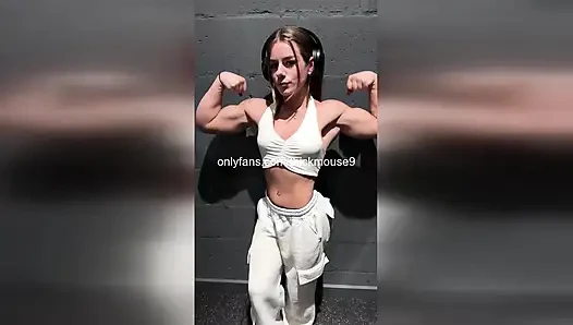 Gym oops: memek gadis yang nggak sengaja dientot waktu lagi olahraga!