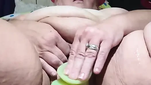 What a Cum Surprise in-between Her Thighes