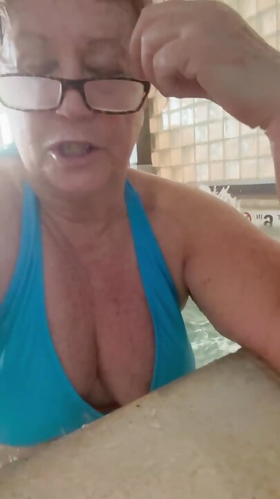 熱水浴缸淘氣，奶子，玩弄