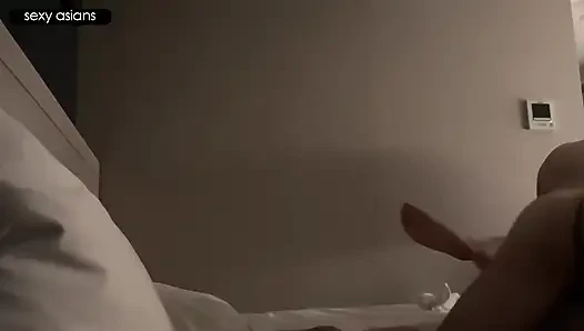 Si cewek pecinta rambut dovey satsuki lagi asik muasin memeknya setelah goyangannya yang berujung crot di dalam