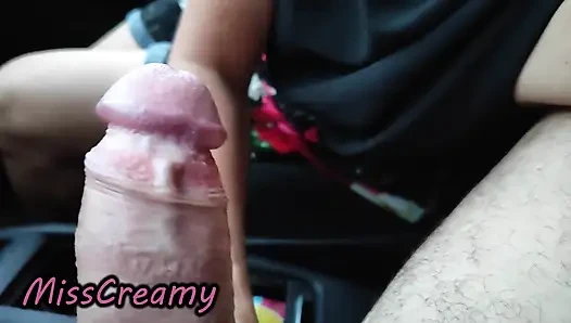 Französischlehrerin Lutscht Studenten-stier Riesigen Schwanz in Der Öffentlichkeit, Riskanter Blowjob, Bis Massives Abspritzen