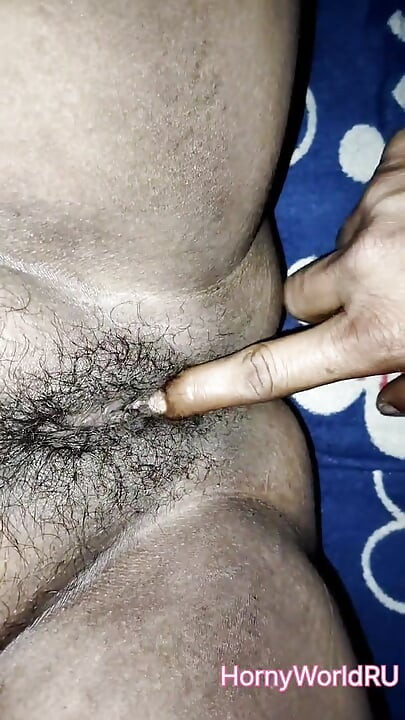 Meri Randi biwi lund maang rahi hai