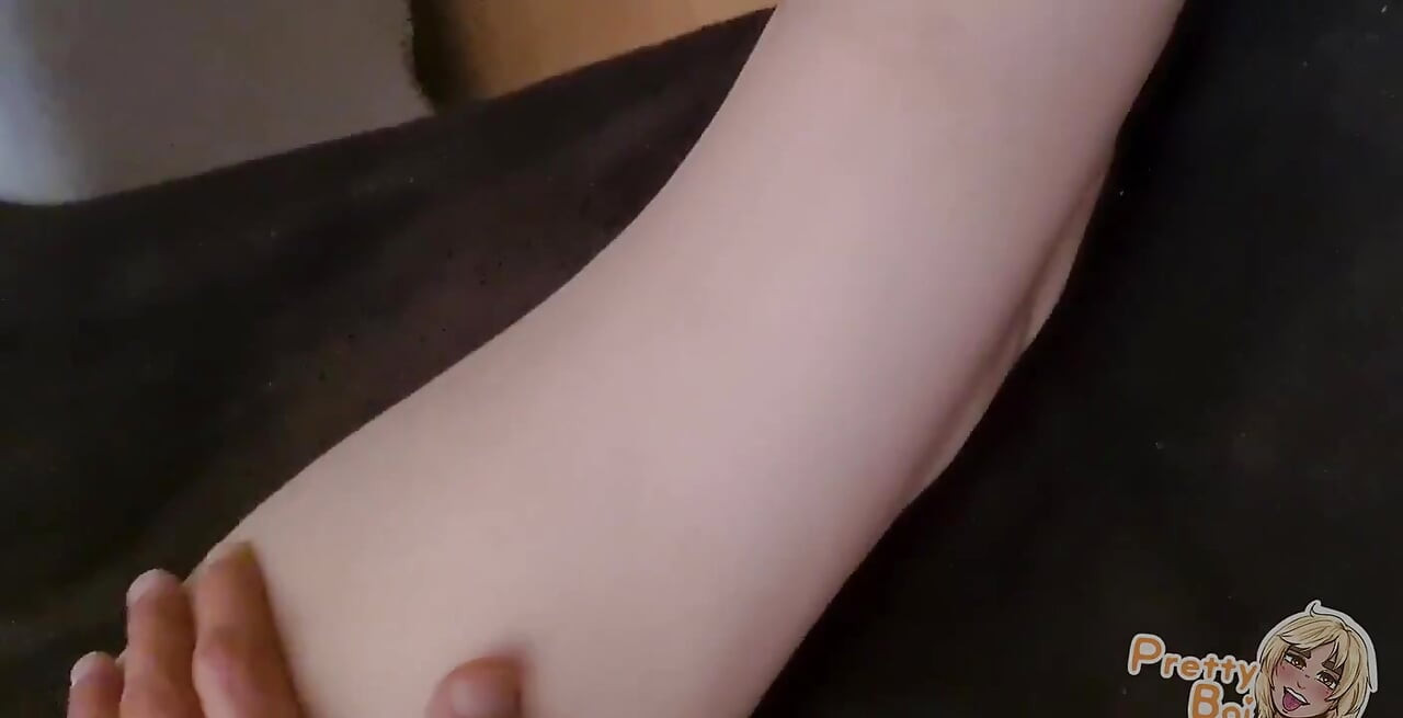 Cewek sange ini suka banget dientot habis-habisan sama kontol besar pria ini!