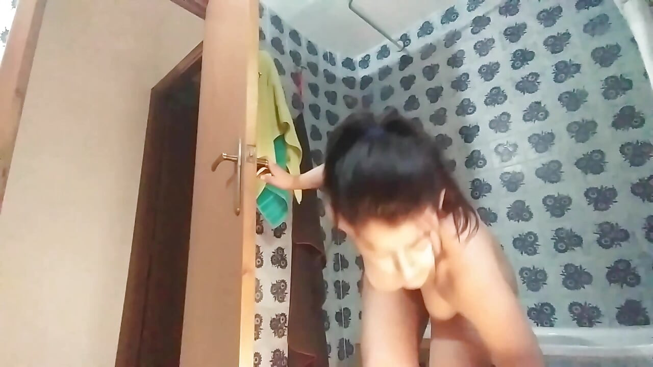 Big ass stepsister fucked in the bathroom
