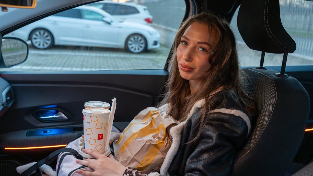 Man's Dreams Come To Reality, Gets Fucked By Traveling Pornstar