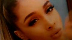 Ariana Grande дрочит камшоты # 2 возбужденной
