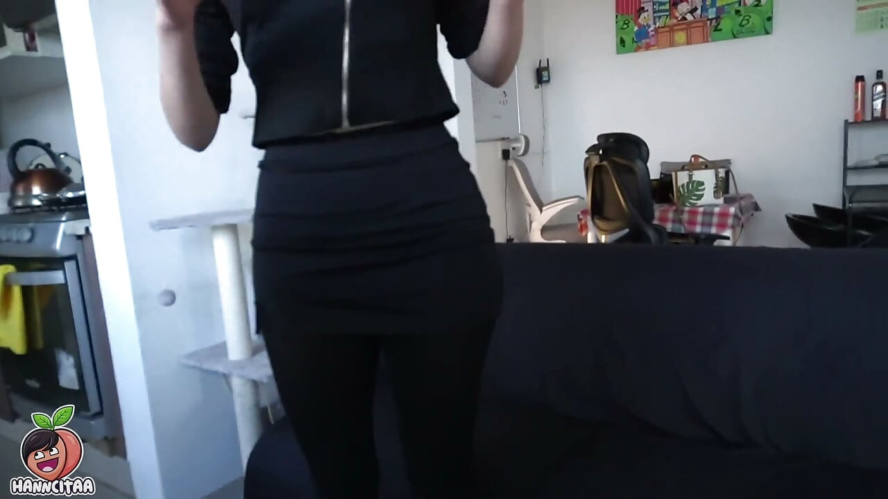 Ragazza goth si fa scopare da un ragazzo timido