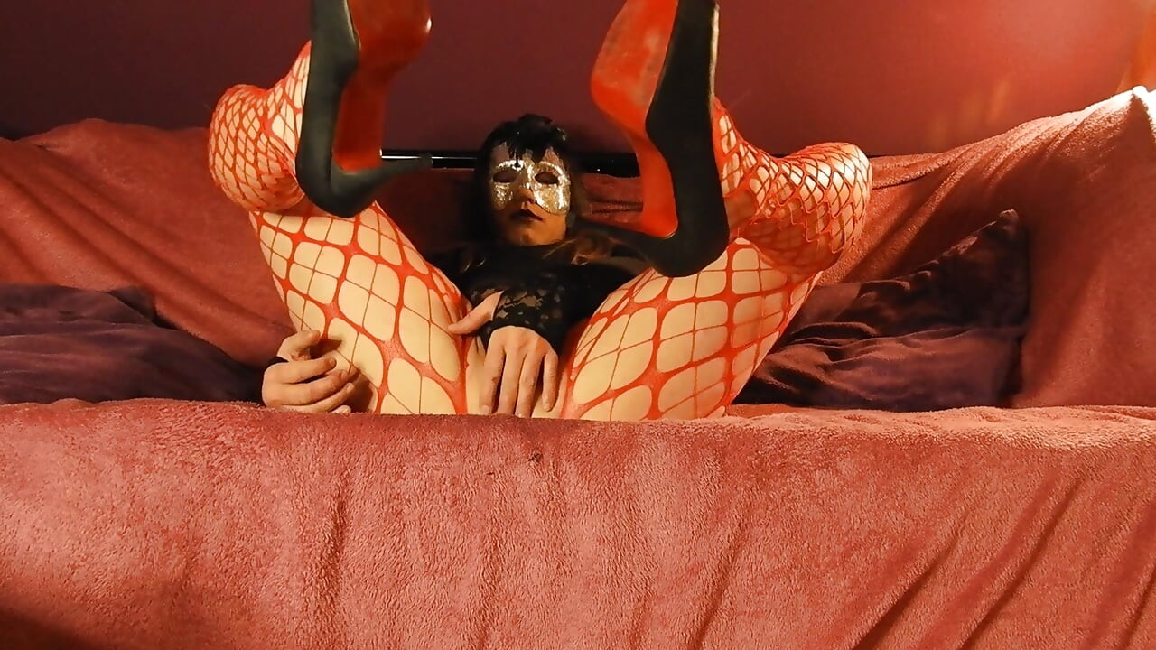 흥분하고 손가락으로 자극받았어요!