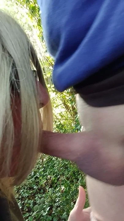 Raich suger pappa i skogen