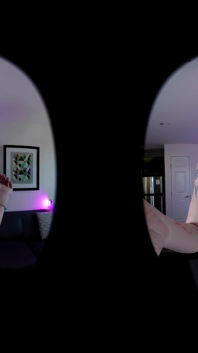 Vr180 巨大娘カエラの汗だくの罠
