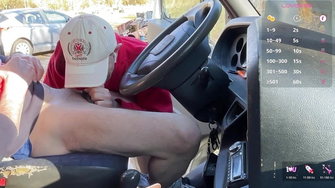 Best truck stop moment ,he stopped and stayed