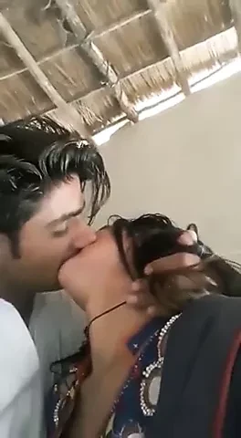 Hot kissing