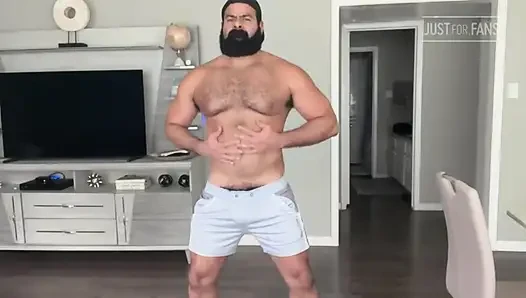 Muscle Bear webcam show in underwear and happy ending