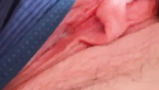 Kahverengi bir esmer ve ateşli solo tarafından zevk mastürbasyonu