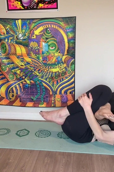 67 Tall Yoga Session - 13 Minutes of Stretching & Flexibility